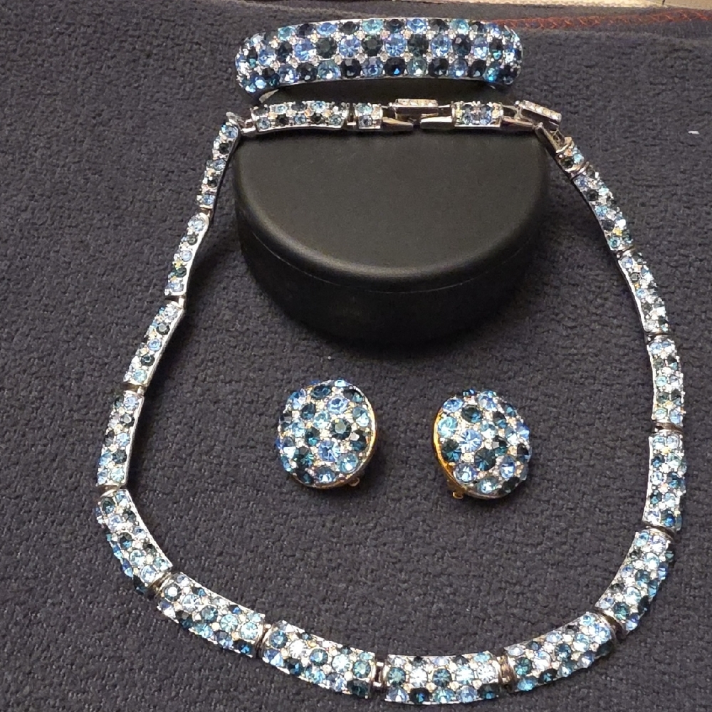 Swarovski Blue and Silver Necklace Set